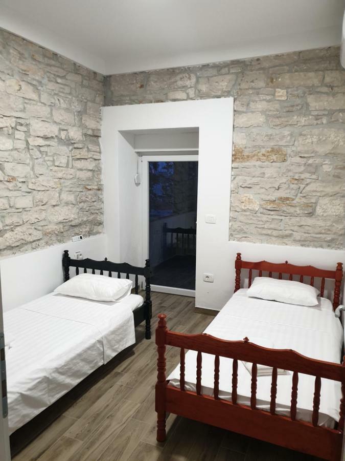Apartment Damir Пула Екстер'єр фото