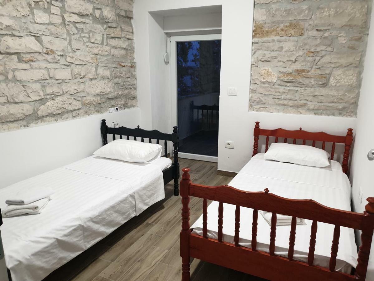 Apartment Damir Пула Екстер'єр фото